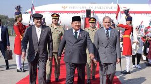 سفارتی تعلقات کے 75 سال، انڈونیشیا کے صدر سرکاری دورے پر پاکستان پہنچ گئے