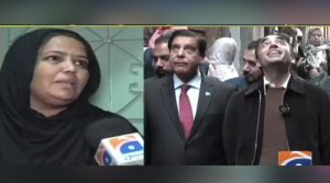 آپ سیاست کی نہیں ہماری بات کریں، لاہور میں میڈیا سے گفتگو کے دوران بلاول سے خاتون کا دلچسپ مکالمہ