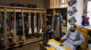 افغان طالبان نے ننگرہار میں موسیقی کے آلات ضبط کرکے نذر آتش کردیے