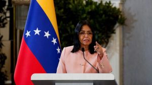 ملک کے دفاع اور اپنے قدرتی وسائل کے تحفظ کیلئےتیار ہیں، وینزویلا کسی بھی ملک کی کالونی نہیں بنے گا: نائب صدر کا اعلان