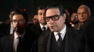 عمران خان سے ملاقات کیلئےکوئی بھیک نہیں مانگ رہے، سلمان اکرم راجہ کی بیرسٹر گوہر کے بیان کی تردید