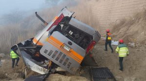 چکوال میں مسافر بس کھائی میں جاگری، 5 افراد جاں بحق