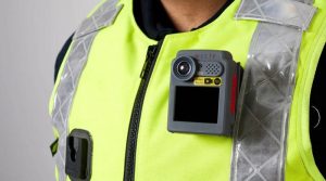 پنجاب کے اسپتالوں میں سکیورٹی گارڈ، وارڈ بوائز، نرس، فارمیسی اسٹاف کو باڈی کیم لگانے کا فیصلہ