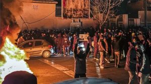 ایران میں کرنسی گراوٹ، مہنگائی اور مظاہروں کے باوجود حکومت گرنےکے آثارنہیں: برطانوی میڈیا