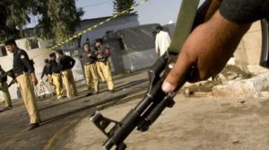 دہشتگردوں کا پولیس چیک پوسٹ پرحملہ، جوابی فائرنگ سے 2 دہشتگرد ہلاک