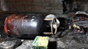 گھر کے کچن میں سلنڈر دھماکا، خواتین اور بچوں سمیت 5 افراد جھلس گئے