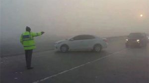 پنجاب کے بیشتر میدانی علاقوں میں دھند کا راج، موٹرویز ٹریفک کیلئے بند