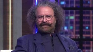 ڈرامے میں عتیقہ اوڈھو کے ساتھ رومانوی سین کرنا تھا جس میں بڑی مشکل پیش آئی: اداکار ایوب کھوسو