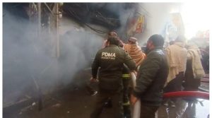 پرنس روڈ پر پلازہ میں آتشزدگی، متعدد دکانیں جل گئیں