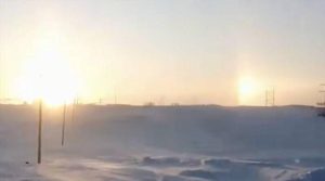 آسمان پر بیک وقت 2 سورج نمودار ہونےکا منظر، شہری حیران