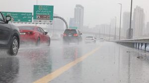 متحدہ عرب امارات میں بارش، موسم سرد ہوگیا