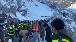 حالیہ شدید برفباری میں پھنسے 3 ہزار سے زائد افراد کو ریسکیو کرلیا گیا