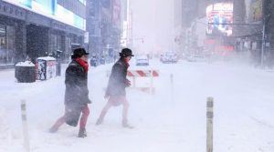 امریکا میں شدید برفانی طوفان سے نظام زندگی منجمد، دفاتر اور اسکول بند، 30 افراد ہلاک