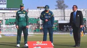 پاکستان کا آسٹریلیا کیخلاف ٹاس جیت کر بیٹنگ کا فیصلہ