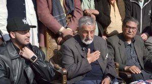 غلام احمد بلور نے پارلیمانی سیاست کو خیربادکہہ دیا