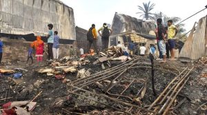 بھارتی شہر کولکتہ میں 2 گوداموں میں لگنے والی آگ سے ہلاکتوں کی تعداد 21 ہوگئی، 28 افراد لاپتہ