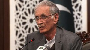 سابق وزیراعلیٰ کے پی پرویز خٹک ٹریفک حادثے میں زخمی