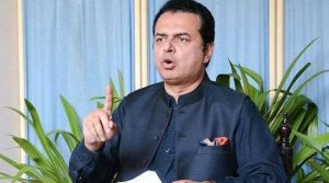 عمران خان صحت مند اور ٹھیک ہیں، ہر چیز کی پریس ریلیز ضروری نہیں ہوتی: طلال چوہدری