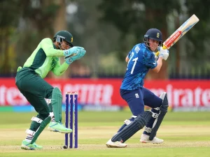 انڈر 19 ورلڈکپ: پاکستان کی شاندار بولنگ، انگلینڈ 210 رنز پر آل آؤٹ