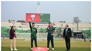پاکستان کا آسٹریلیا کے خلاف ٹاس جیت کر بیٹنگ کا فیصلہ
