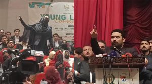 کے پی کیوں پسماندہ ہو رہا ہے، بتائیں آپ نے صوبے کو کیا دیا؟ طالبہ کے سہیل آفریدی سے سخت سوالات