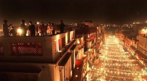 لاہور بسنت کے رنگوں میں رنگ گیا، 12بجتے ہی چھتوں پر منچلوں اور پتنگ بازوں کی بہار