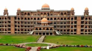 پختونخوا کی تمام سرکاری جامعات میں مرد اساتذہ کی طالبات سے دفاتر میں ملاقات پر پابندی عائد
