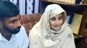 بھارت سے پاکستان آکر شادی کرنے والی خاتون نور فاطمہ (سربجیت کور) شوہر کے گھر پہنچ گئی