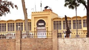 سابق سپرنٹنڈنٹ اڈیالہ جیل نے ڈیڑھ سال میں 25 مرتبہ عمران کا چیک اپ کروایا