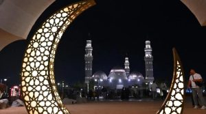 مدینہ منورہ کے بازاراور شاہراہوں کو ماہِ رمضان کی آمد سجا دیا گیا