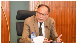 ملک میں غربت کی بنیادی وجہ 2018 سے 2022 تک کی معاشی بدحالی ہے: احسن اقبال