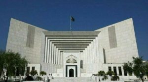 سپریم کورٹ نے شہباز شریف کے عمران خان کیخلاف ہرجانہ کیس میں ٹرائل کورٹ کو کارروائی سے روک دیا