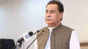 ڈاکٹرکہےگا تو عمران خان کو ایک مہینےکیلئے اسپتال شفٹ کردیں گے، ایاز صادق