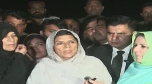 بتایا گیا کہ محسن نقوی گارنٹی دے رہے ہیں عمران خان کو الشفاء منتقل کریں گے: علیمہ خان