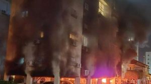 علی لاریجانی کی شہادت کا بدلہ، ایران کی اسرائیل پر میزائلوں کی بارش،گاڑیاں تباہ، 2 افراد ہلاک