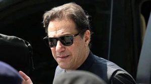 اڈیالہ جیل میں بشریٰ بی بی کی موجودگی میں عمران خان کی متاثرہ آنکھ کا چیک اپ کیا گیا