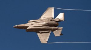 پاسداران انقلاب کی جوابی کارروائی کے بعد امریکی F-35 طیارےکی مشرق وسطیٰ کے اڈے پر ہنگامی لینڈنگ