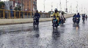 کراچی کے مختلف علاقوں میں صبح سویرے بارش، گرج چمک کیساتھ مزید بارش کا امکان