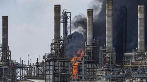 امریکی ریاست ٹیکساس کی آئل ریفائنری میں آگ بھڑک اٹھی