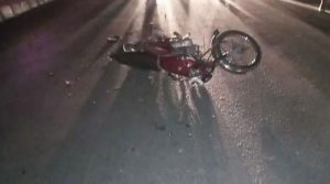 وین کی ٹکر سے موٹر سائیکل سوار 2 افراد جاں بحق، ڈرائیور وین چھوڑ کر فرار