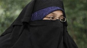 بھارتی عدالت نے مقبوضہ کشمیر کی تنظیم ’دخترانِ ملت‘ کی سربراہ آسیہ اندرابی کو عمر قید کی سزا سنا دی