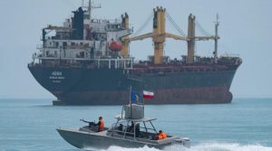 آبنائے ہرمز سے باحفاظت گزرنے کیلئے بحری جہاز ایران کو 20 لاکھ ڈالر تک ادائیگی کررہے ہیں: فنانشل ٹائمز