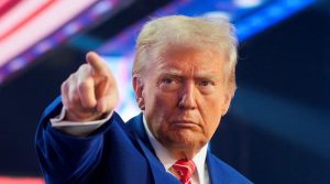 ‘ہم سے خریدو یا آبنائے ہرمز جاکر خود تیل لو، امریکا اب مدد نہیں کرے گا’، ٹرمپ برطانیہ اور فرانس پر برس پڑے