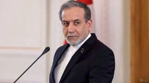 شہری انفرااسٹرکچر پر امریکی حملوں سے ایران ہتھیار نہیں ڈالے گا، عباس عراقچی