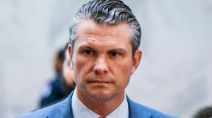 امریکی وزیر جنگ پر درجن سے زائد خواتین اور سیاہ فام سینیئر فوجی افسران کی ترقیاں روکنے کا الزام