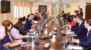 حکومت کی آئی ایم ایف کو کرپشن کے خاتمے اور چیئرمین نیب کی تقرری کے طریقہ کار پر نظرثانی کی یقین دہانی