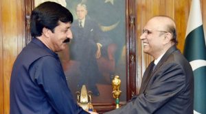 صدر زرداری کا دورہ چین پاکستان کو طاقتور بنانے کیلئے ہے: گورنر پنجاب