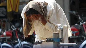 آج ملک کے بیشتر علاقوں میں موسم گرم اور کہیں شدید گرم رہنے کا امکان