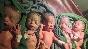 12 سال بعد خاتون کے ہاں بیک وقت 5 بچوں کی پیدائش