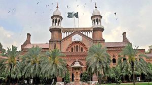پنجاب کے تعلیمی اداروں میں موسم گرماکی 3 ماہ کی چھٹیاں دینے کا اقدام ہائیکورٹ میں چیلنج